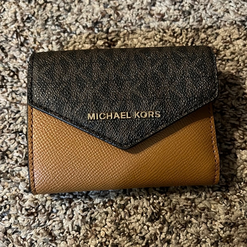 Pretty much new light brown Mini Michael Kors wallet